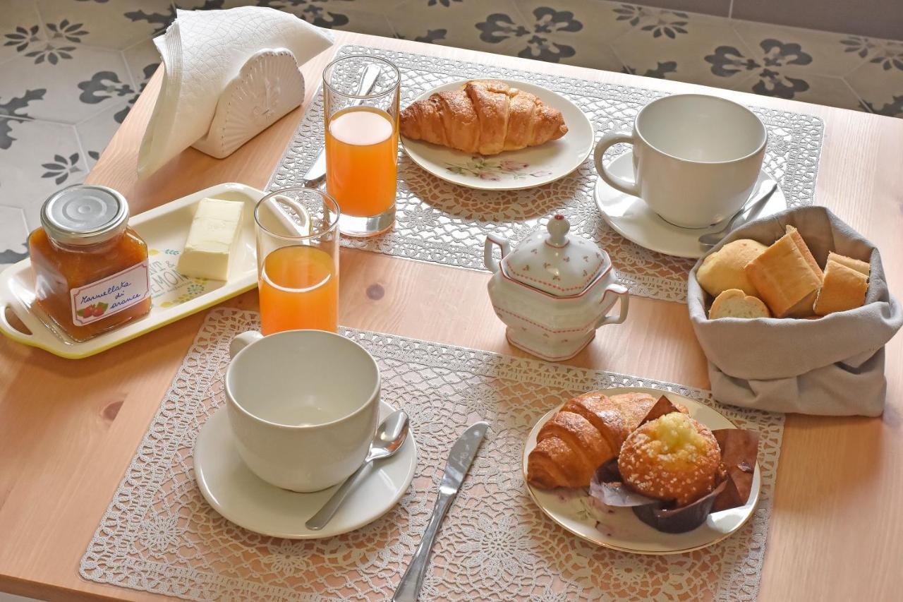 Castelli In Aria Bed & Breakfast Finale Ligure Bagian luar foto